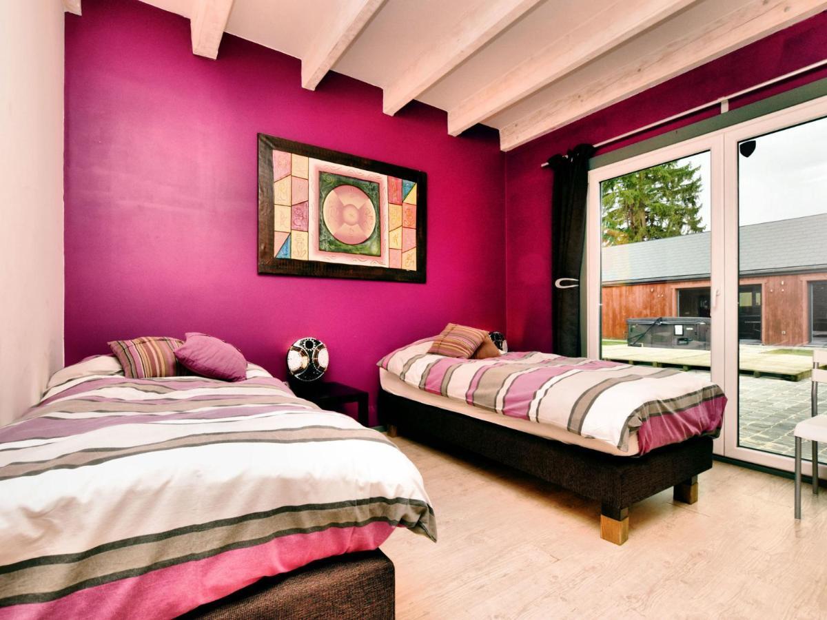 Beautiful Villa With Heated Outdoor Pool Manhay Exterior photo